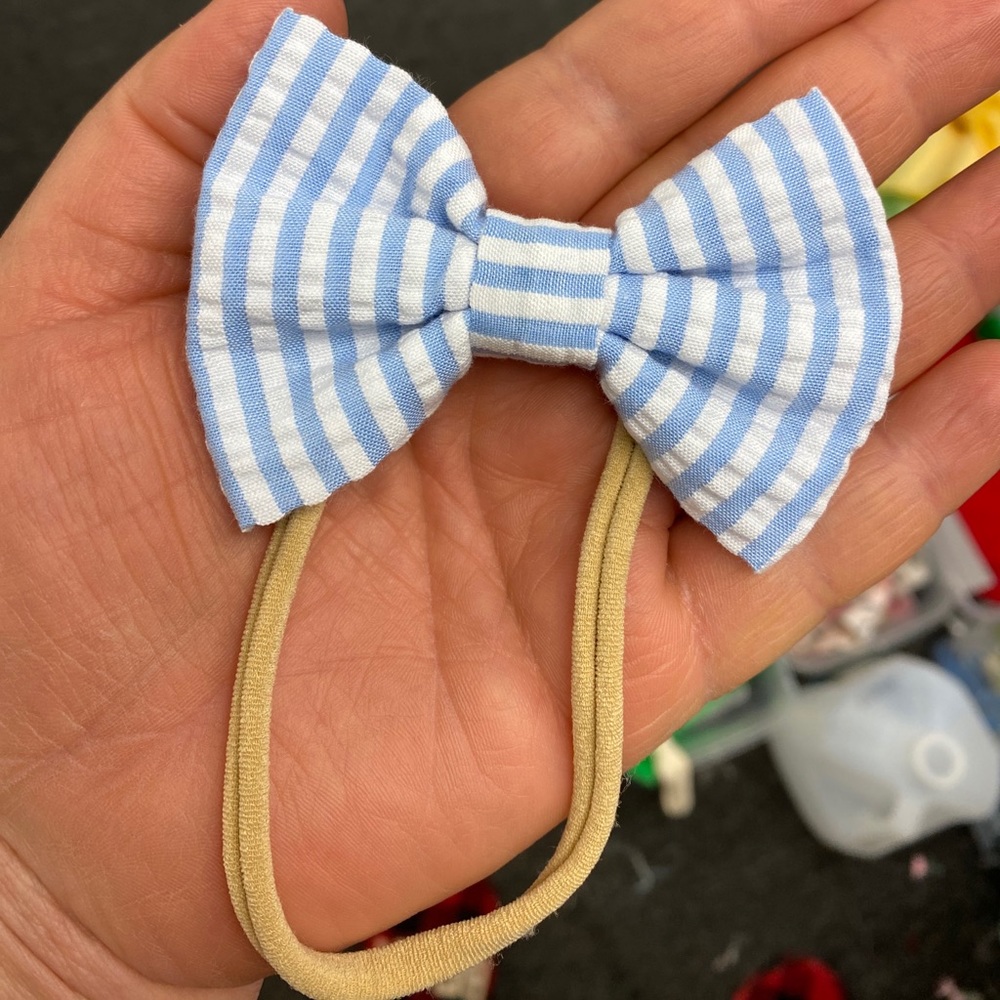 Baby girls blue stripes hair bow on nylon